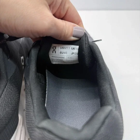 On Cloudrunner Eclipse Frost Men's Running Shoes Size 11 Black And Grey - Picture 7 of 10